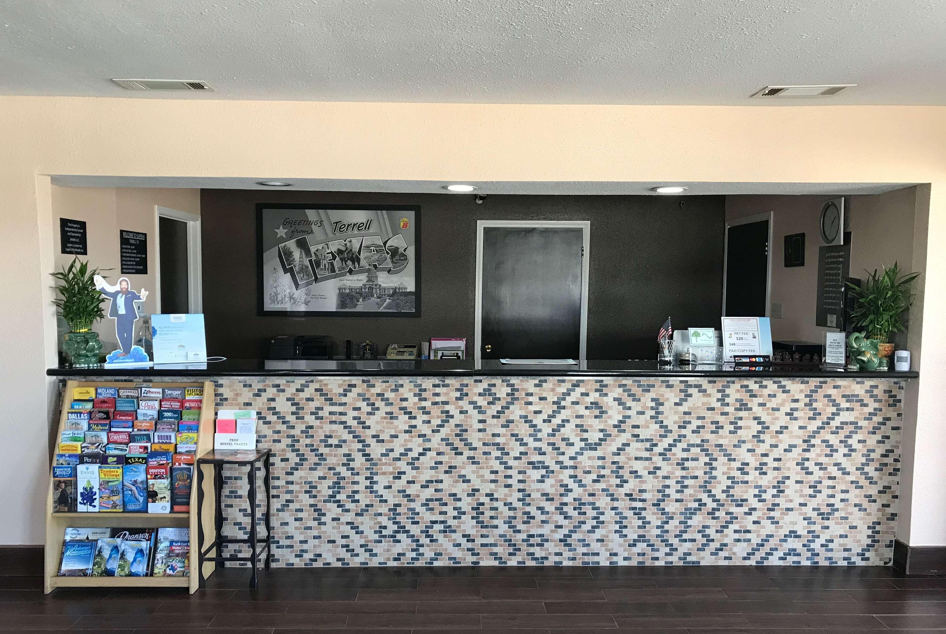 Super 8 By Wyndham Terrell Otel Dış mekan fotoğraf